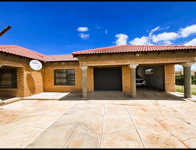 3 BEDROOM HOUSE FOR SALE IN MANKWENG